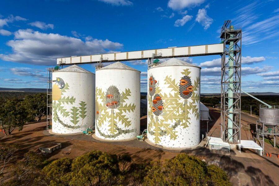 Ravensthorpe's Painted Grain Silos, Western Australia