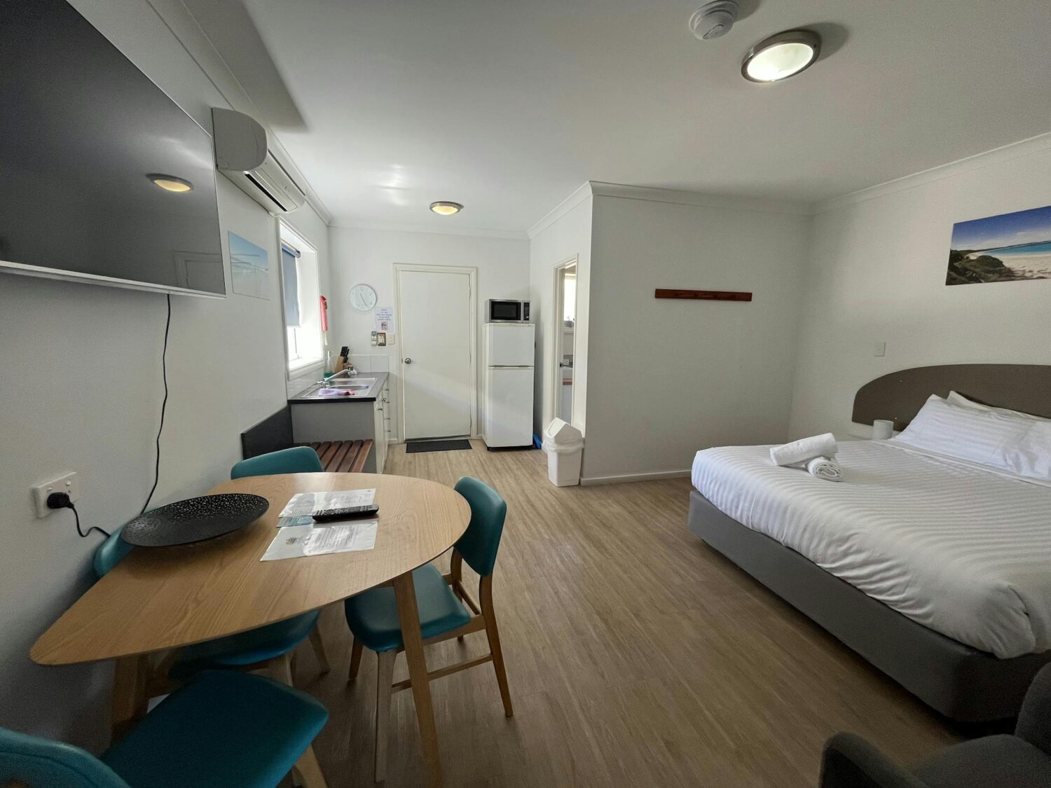1 x Queen bed