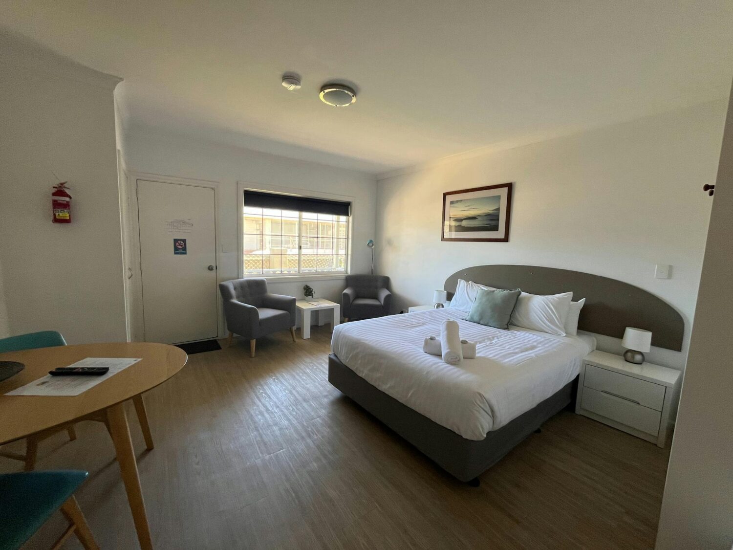 1 x Queen Bed